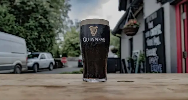 Pinta de Guinness perfectamente servida